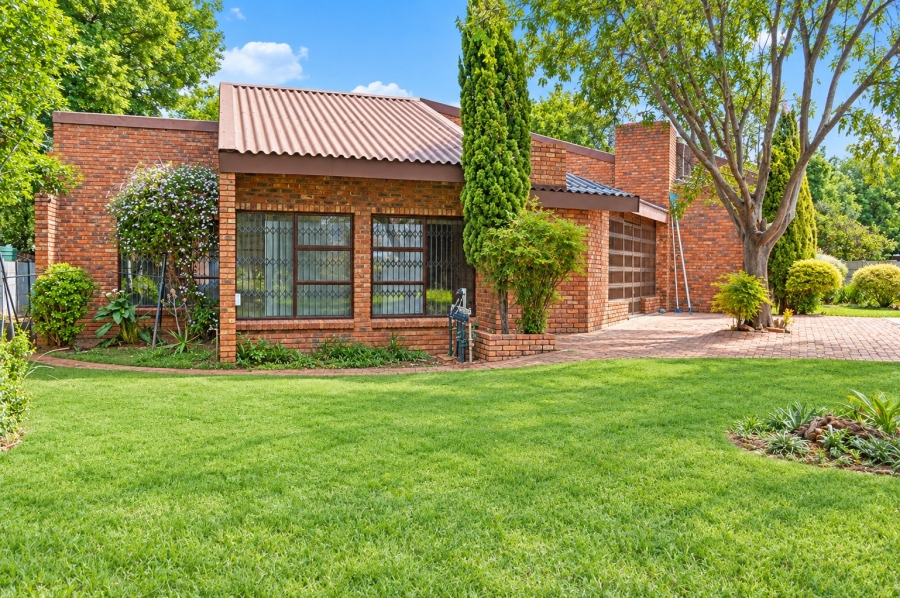 3 Bedroom Property for Sale in Flamwood North West